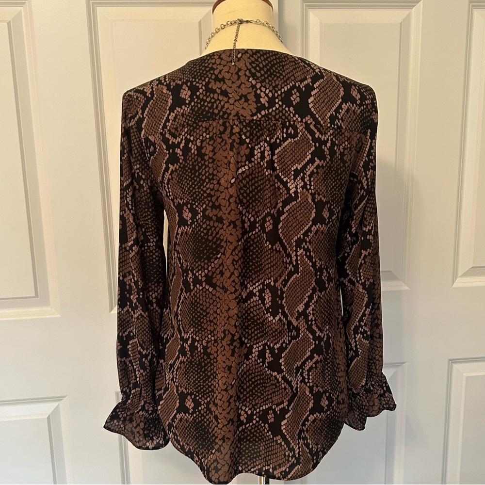 TAHARI Black/Brown Snake Print Blouse - Picture 2 of 4